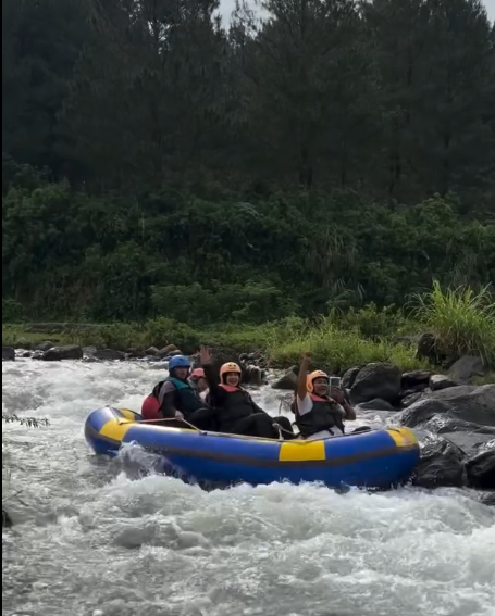 rafting sungai badeng