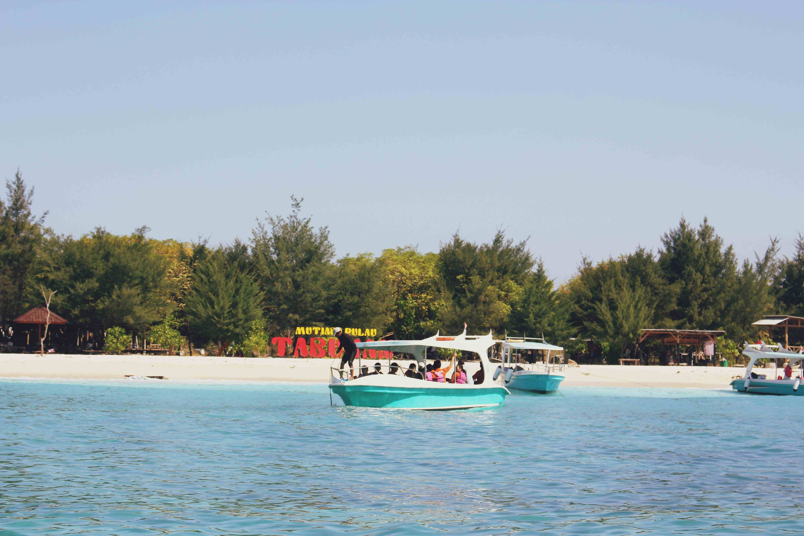 tabuhan islands banyuwangi travel wisata
